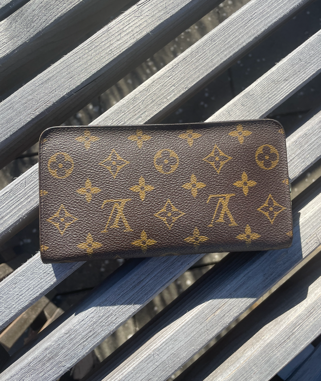 Louis Vuitton "Zippy wallet"