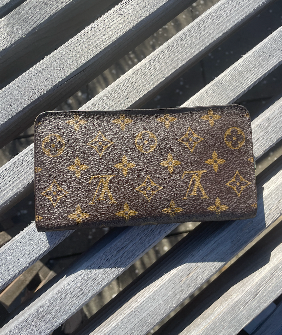 Louis Vuitton "Zippy wallet"