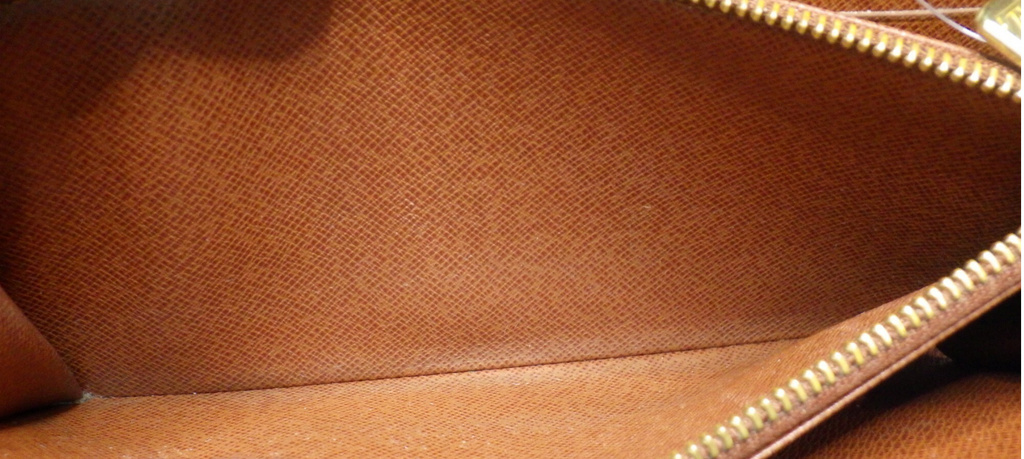 Louis Vuitton Monogram Sarah pung