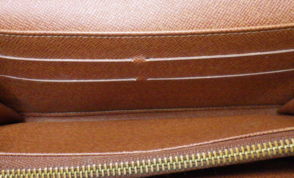 Louis Vuitton Monogram Sarah pung