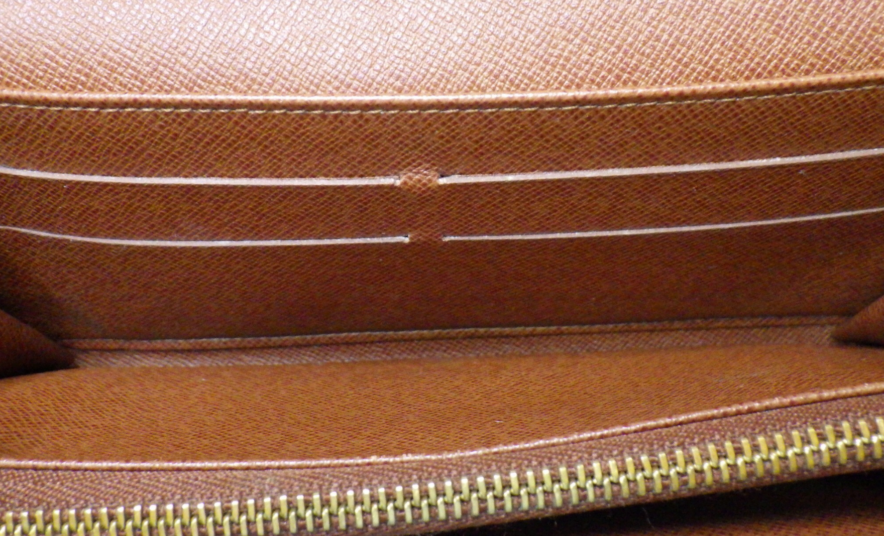 Louis Vuitton Monogram Sarah pung