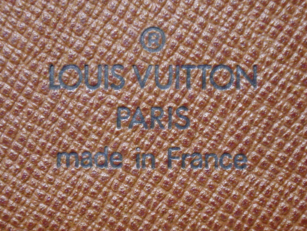 Louis Vuitton Monogram Sarah pung