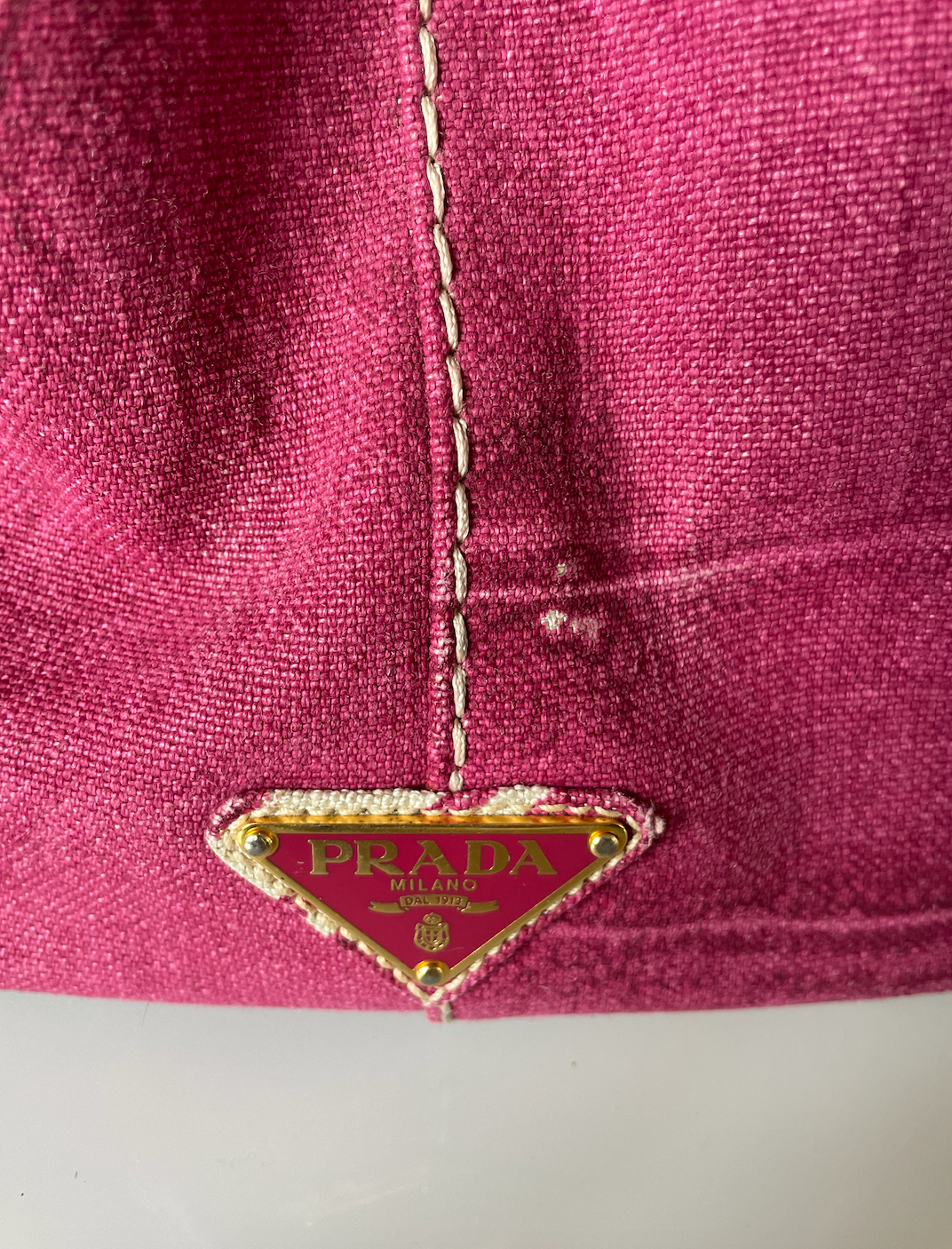 Prada Canapa